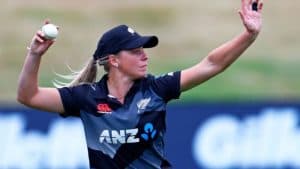 Brisbane Heat sign New Zealand pace bowler Jess Kerr as star's arrival delayed