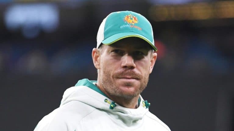 Warner claims decision to only give Justin Langer a six-month contract was a "kick in the face"