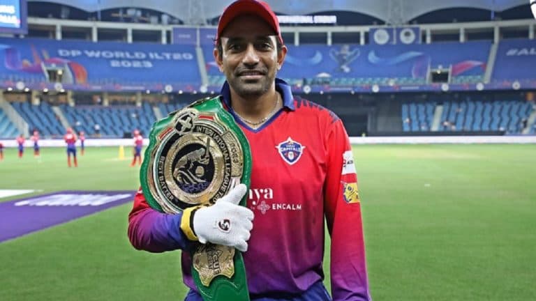 ILT20-2023-WWE-in-Cricket-Seeing-Robin-Uthappa-with-Green-belt-the-fans-were-Shocked-asked-what-is-going-on