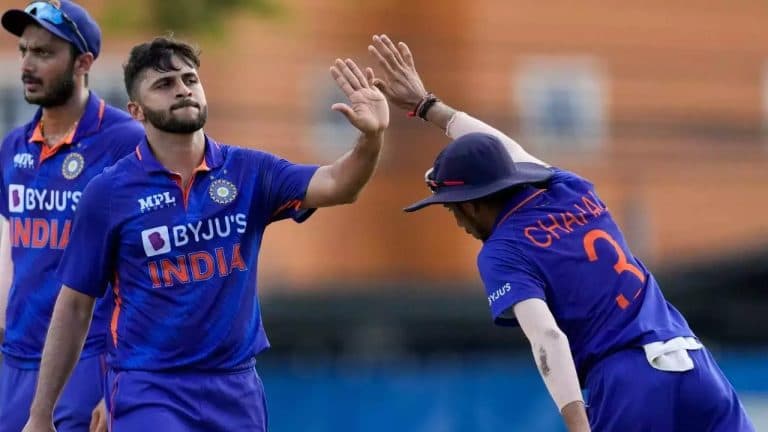 Shardul-Thakur-is-the-Number-1-Option-as-the-third-bowler