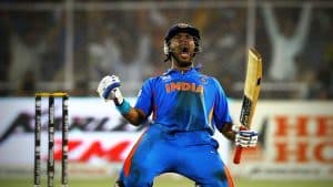 Vomiting-Blood-in-the-Match-Made-the-Team-the-World-Champion-Yuvraj-Singh-Defeated-Death
